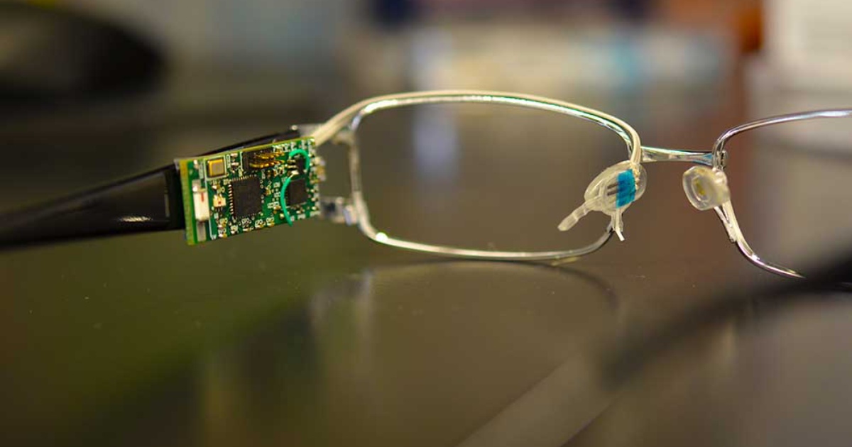 Óculos Biosensores Bem-Sucedidos no Teste dos Níveis de Glicose no Sangue