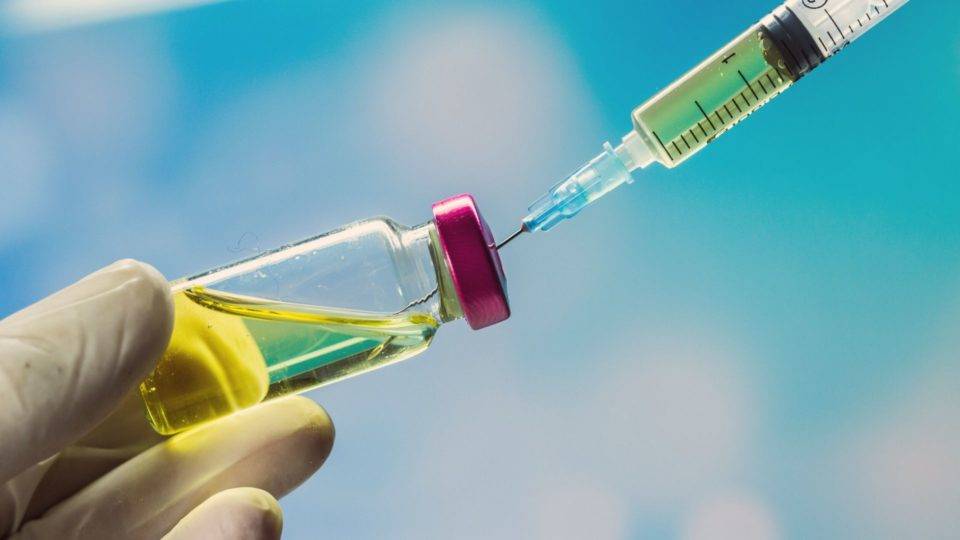 Oxford Inicia Testes de Vacina Contra Covid-19 em Grande Escala