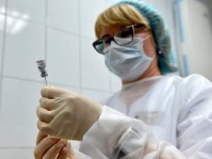 Esperança Durante COVID-19: A Vacina Russa é Promissora e Outras Descobertas