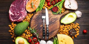 Estudo Sugere: Comer Proteína de Uma Variedade de Fontes Ligadas ao Menor Risco de Pressão Alta